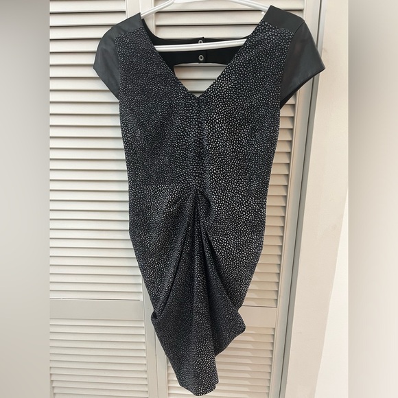 Guess super cute mini dress, size 4 - Picture 1 of 4